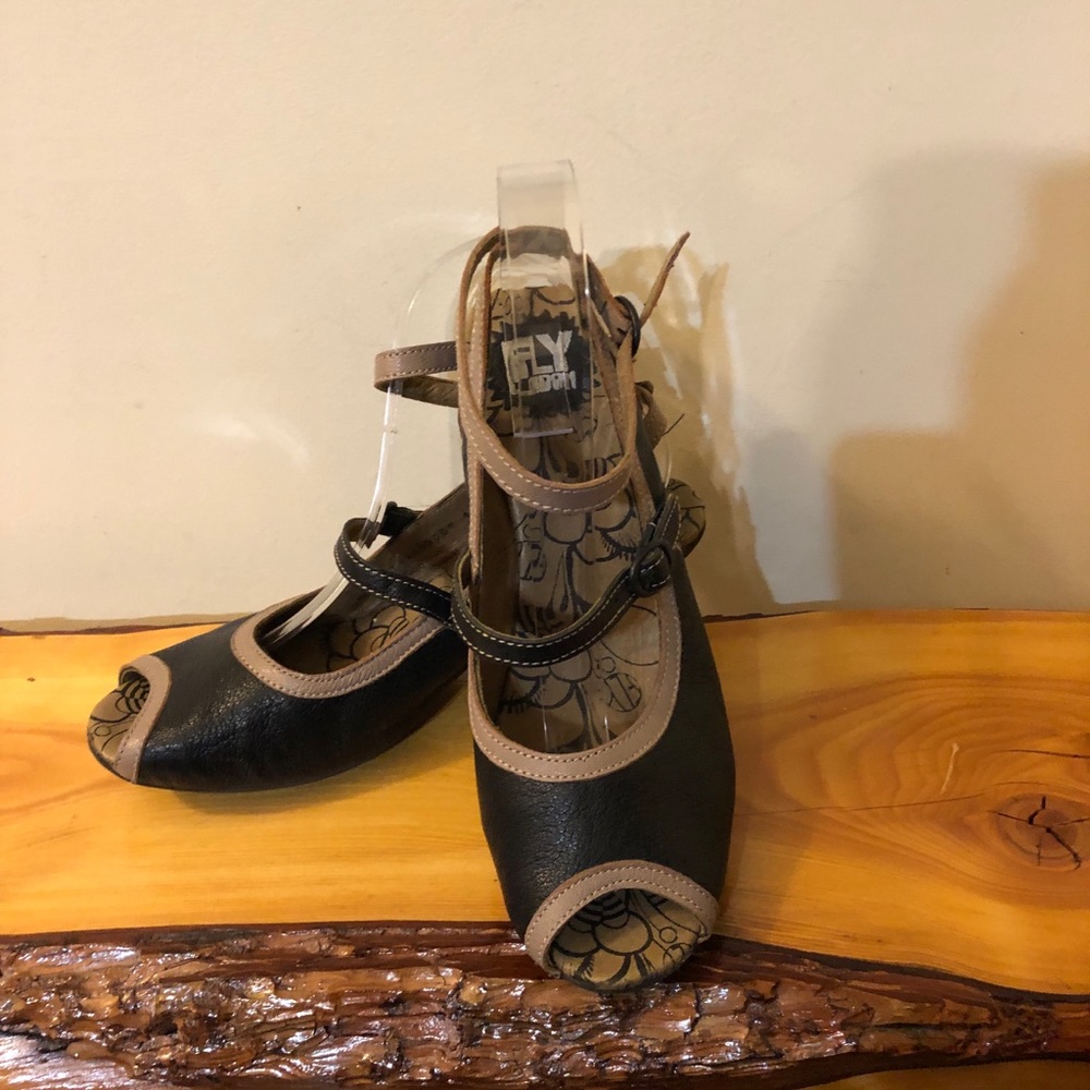 Fly London size 8 strap pep toe heel sandals